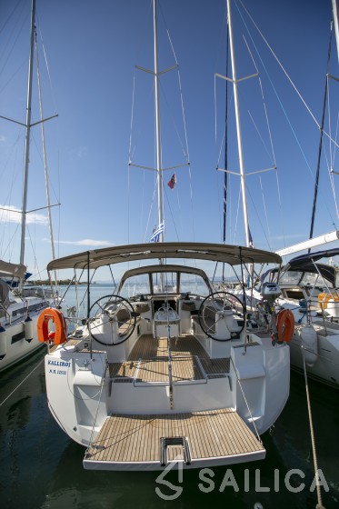Sun Odyssey 519 - Yacht Charter Sailica