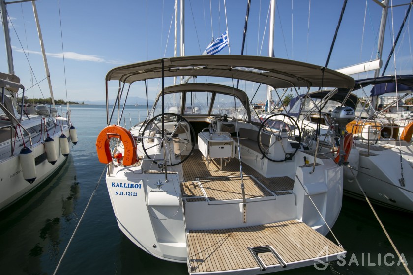 Sun Odyssey 519 - Yacht Charter Sailica