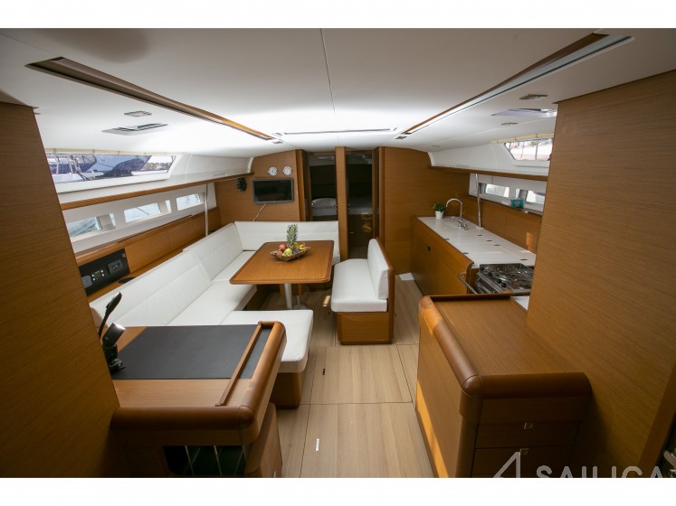 Sun Odyssey 519 - Yacht Charter Sailica