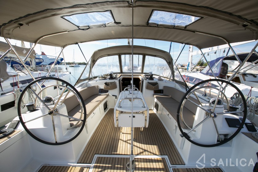 Sun Odyssey 519 - Yacht Charter Sailica