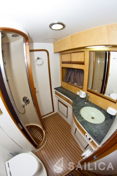 Yaretti 2110 - Yacht Charter Sailica