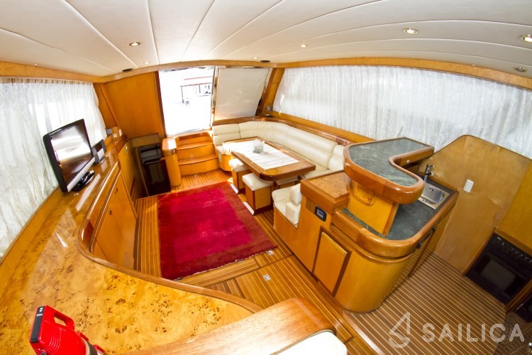 Yaretti 2110 - Yacht Charter Sailica