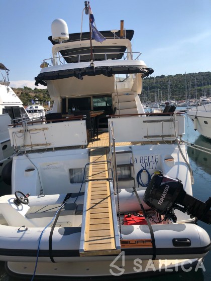 Yaretti 2110 - Yacht Charter Sailica