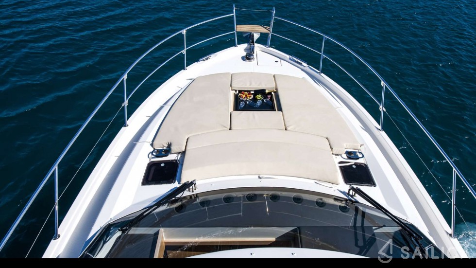 Bavaria Virtess 420 Fly - Yacht Charter Sailica