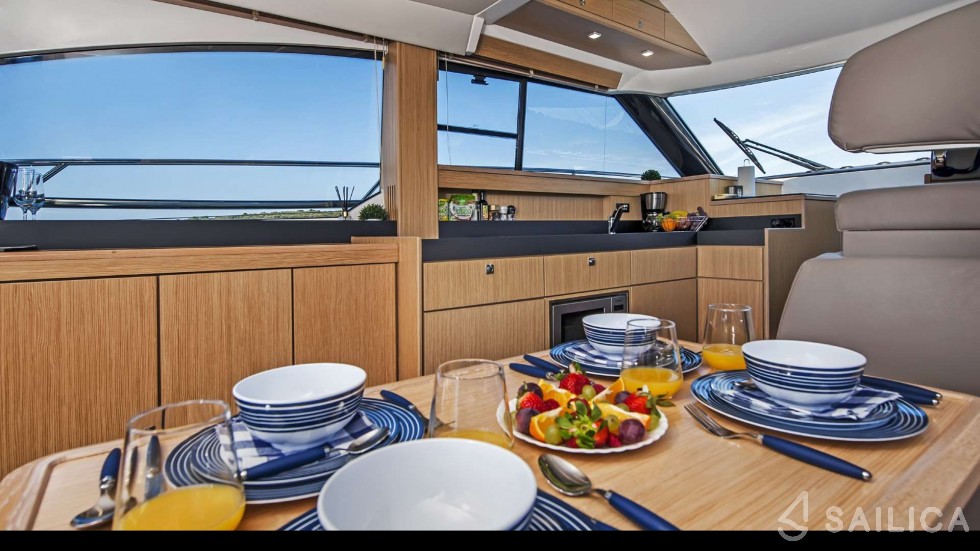 Bavaria Virtess 420 Fly - Yacht Charter Sailica
