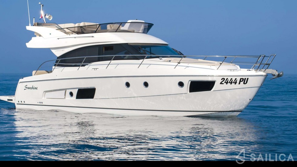 Bavaria Virtess 420 Fly - Yacht Charter Sailica