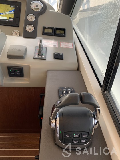 Bavaria Virtess 420 Fly - Yacht Charter Sailica