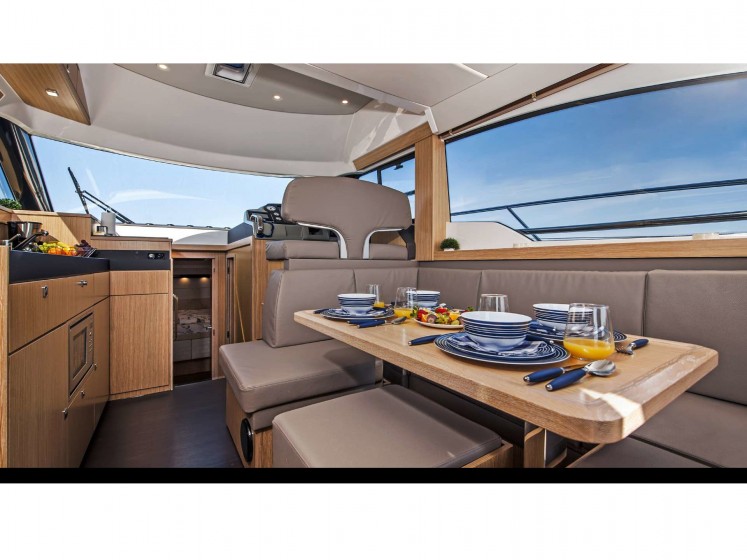 Bavaria Virtess 420 Fly - Yacht Charter Sailica