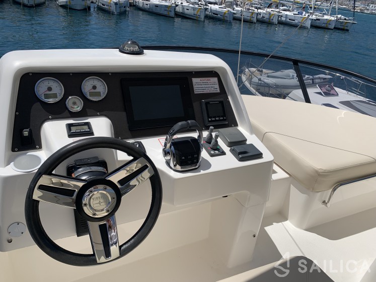 Bavaria Virtess 420 Fly - Yacht Charter Sailica