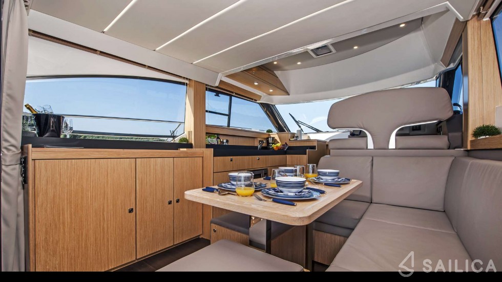 Bavaria Virtess 420 Fly - Yacht Charter Sailica
