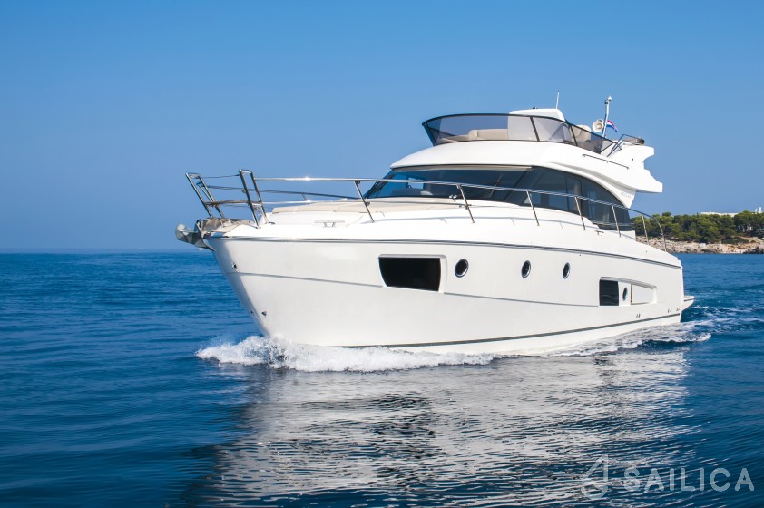Bavaria Virtess 420 Fly - Yacht Charter Sailica