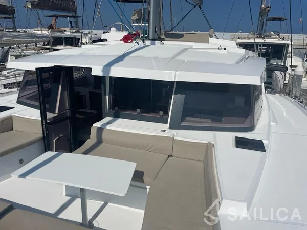 Bali 4.2 - Yacht Charter Sailica