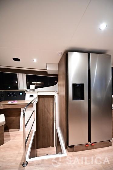 Bali 4.6 - Yacht Charter Sailica
