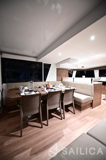 Bali 4.6 - Yacht Charter Sailica