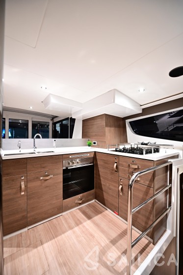 Bali 4.6 - Yacht Charter Sailica