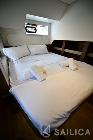 Bali 4.6 - Yacht Charter Sailica