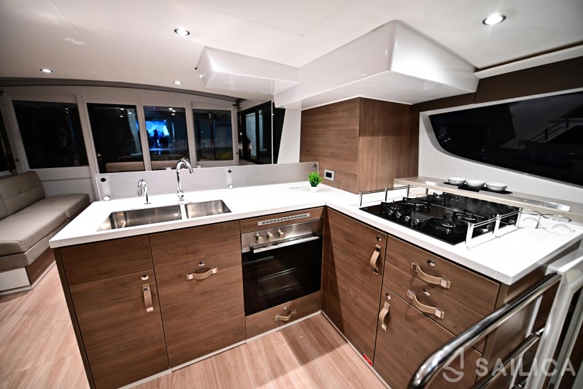 Bali 4.6 - Yacht Charter Sailica