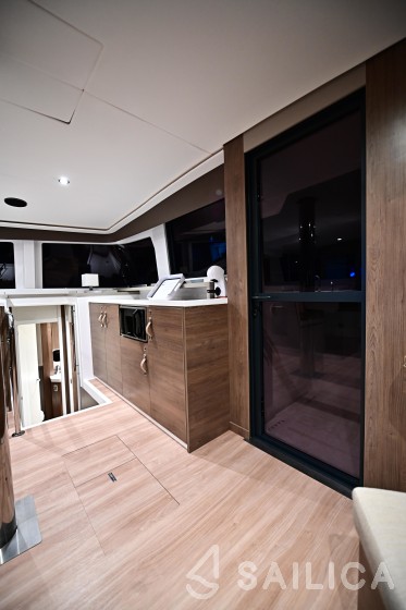 Bali 4.6 - Yacht Charter Sailica