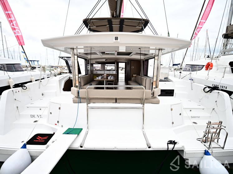Bali 4.6 - Yacht Charter Sailica