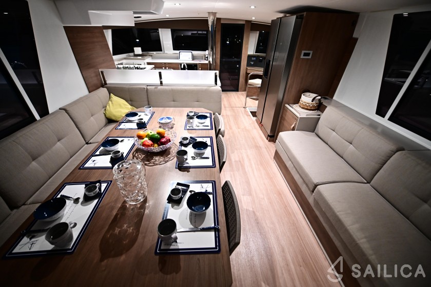 Bali 4.6 - Yacht Charter Sailica
