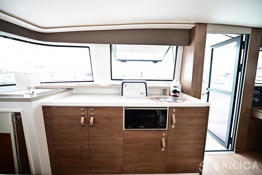 Bali 4.6 - Yacht Charter Sailica