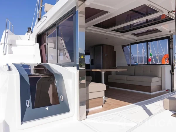 Bali 4.6 - Yacht Charter Sailica