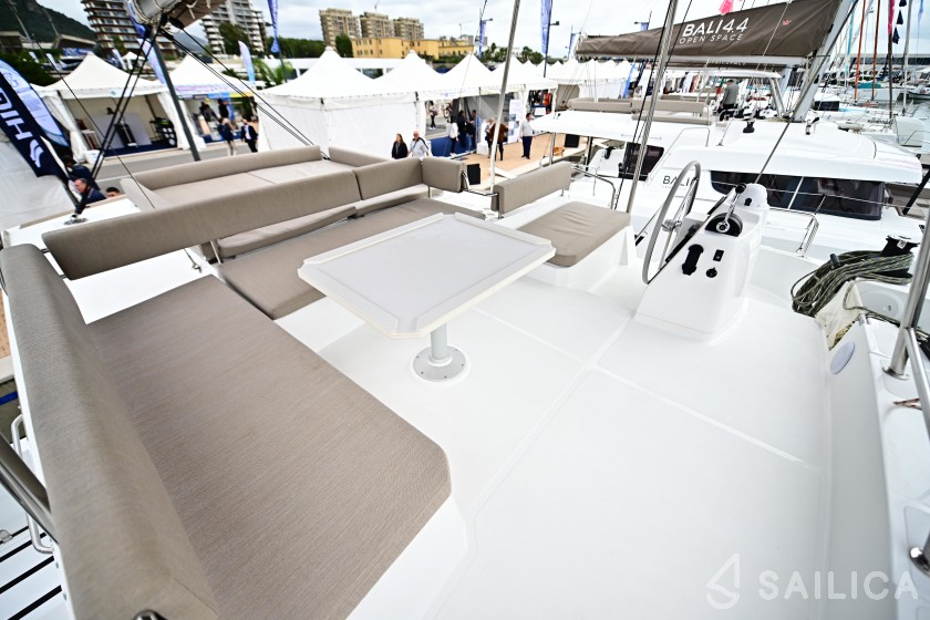 Bali 4.6 - Yacht Charter Sailica