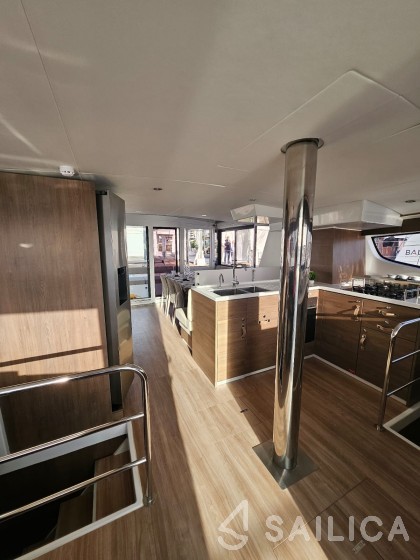 Bali 4.6 - Yacht Charter Sailica