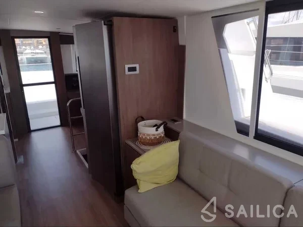 Bali 4.6 - Yacht Charter Sailica