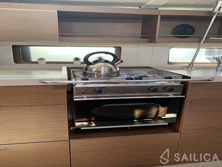 Oceanis 46.1 - Yacht Charter Sailica