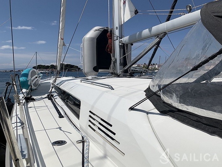Oceanis 46.1 - Yacht Charter Sailica