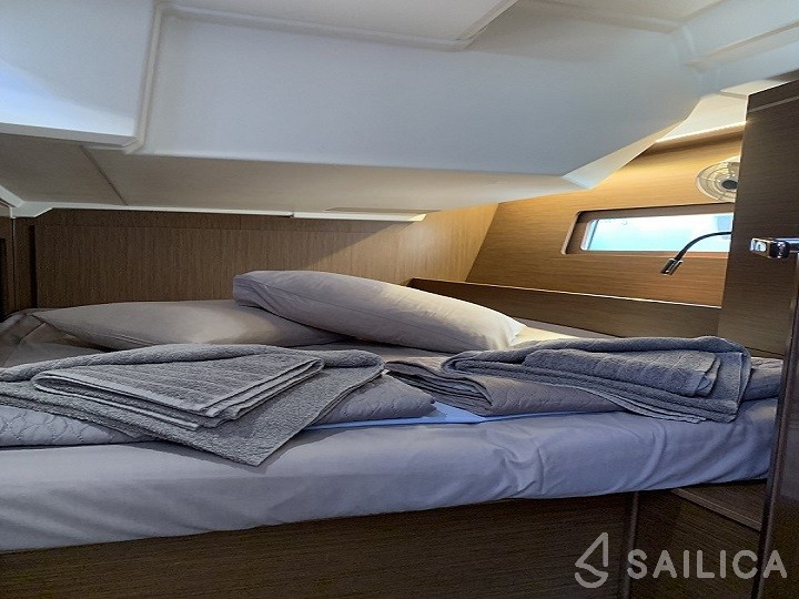 Oceanis 46.1 - Yacht Charter Sailica