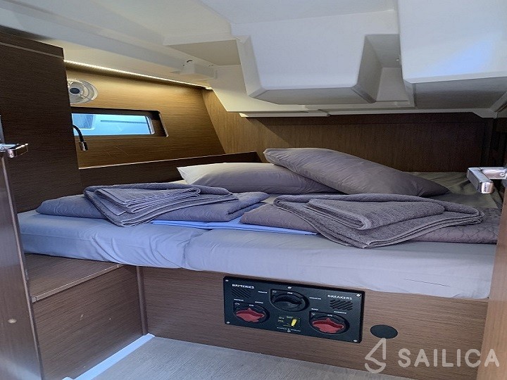 Oceanis 46.1 - Yacht Charter Sailica