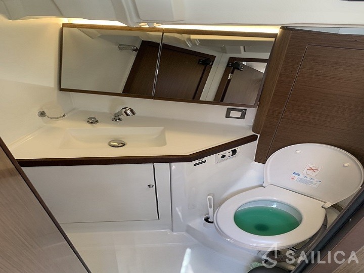 Oceanis 46.1 - Yacht Charter Sailica