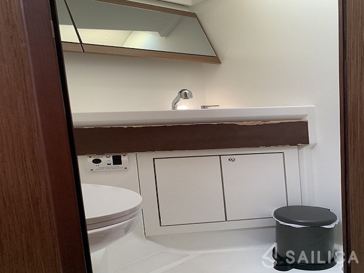Oceanis 46.1 - Yacht Charter Sailica