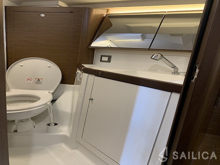 Oceanis 46.1 - Yacht Charter Sailica