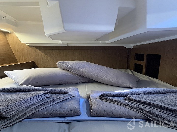 Oceanis 46.1 - Yacht Charter Sailica