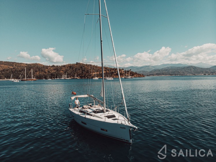 Dufour 390 - Yacht Charter Sailica