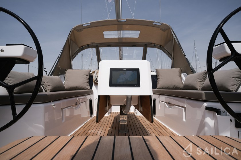Dufour 390 - Yacht Charter Sailica