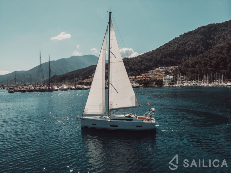 Dufour 390 - Yacht Charter Sailica