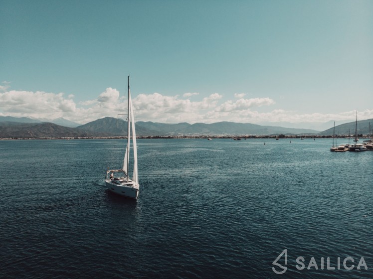 Dufour 390 - Yacht Charter Sailica