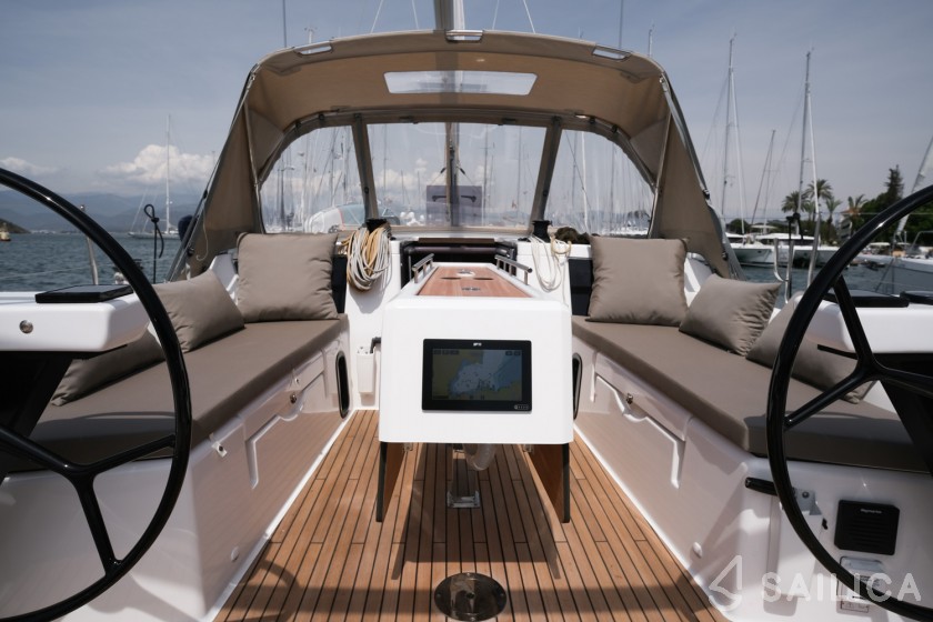 Dufour 390 - Yacht Charter Sailica