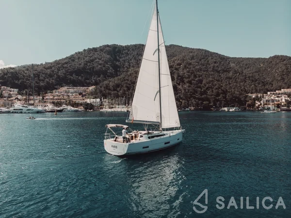 Dufour 390 - Yacht Charter Sailica