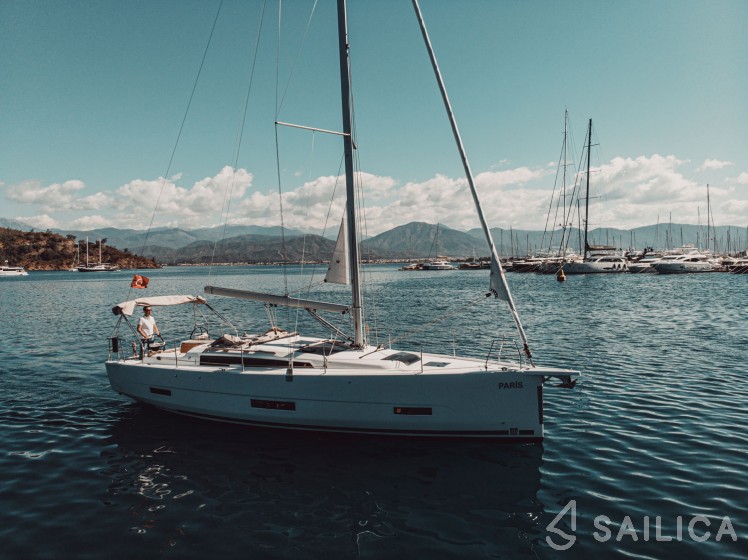 Dufour 390 - Yacht Charter Sailica