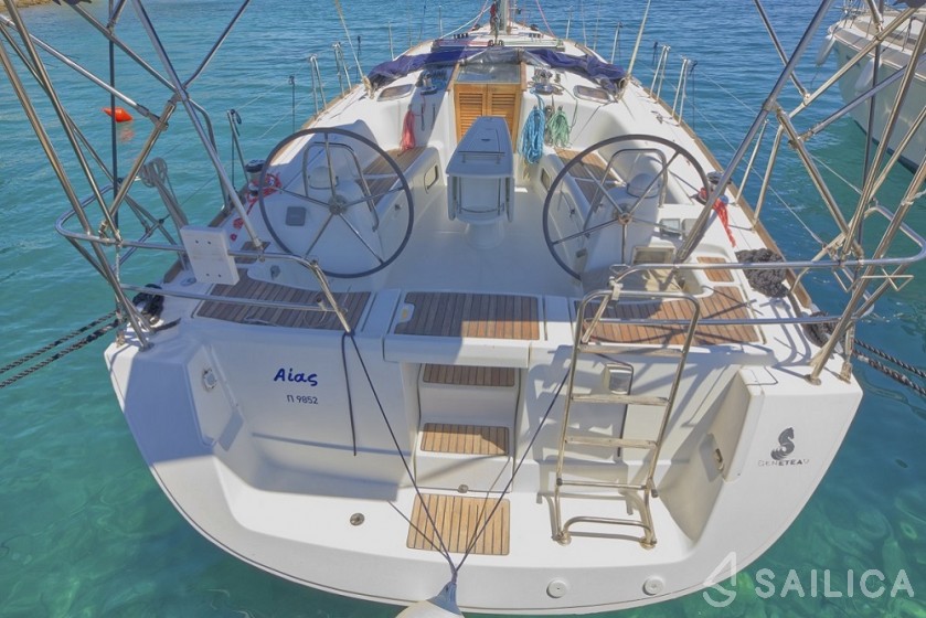 Oceanis 43 - Yacht Charter Sailica