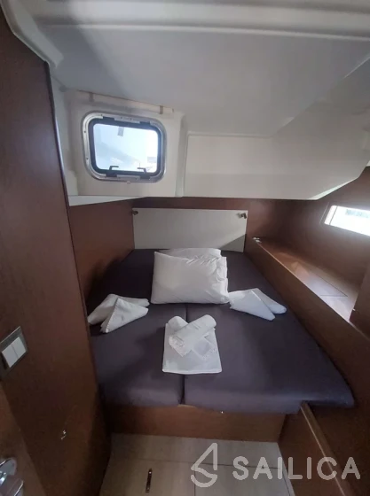 Oceanis 51.1 - Yacht Charter Sailica