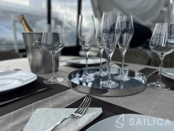 Motoryacht - Yacht Charter Sailica
