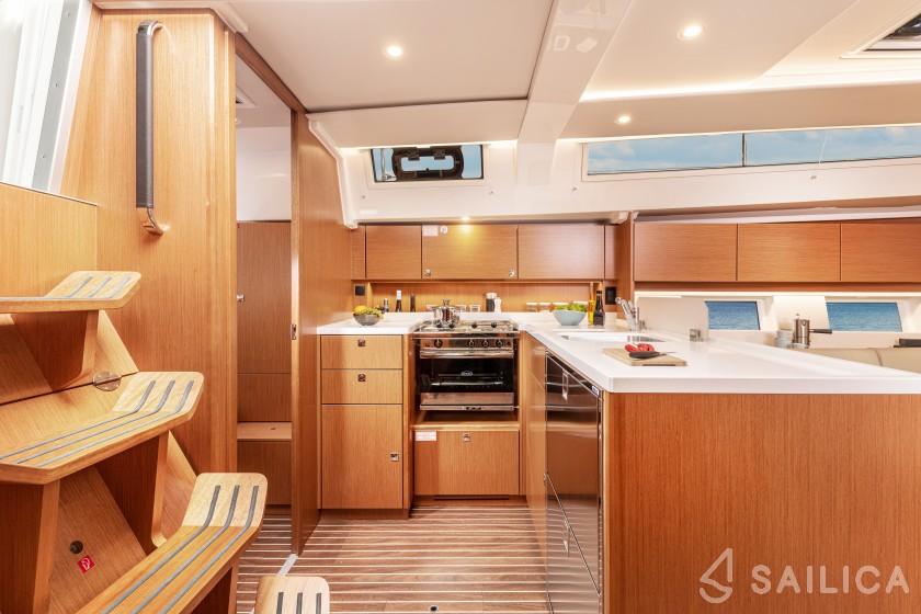 Bavaria C45 Style - Yacht Charter Sailica