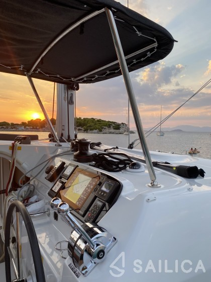 Lagoon 40 - Yacht Charter Sailica