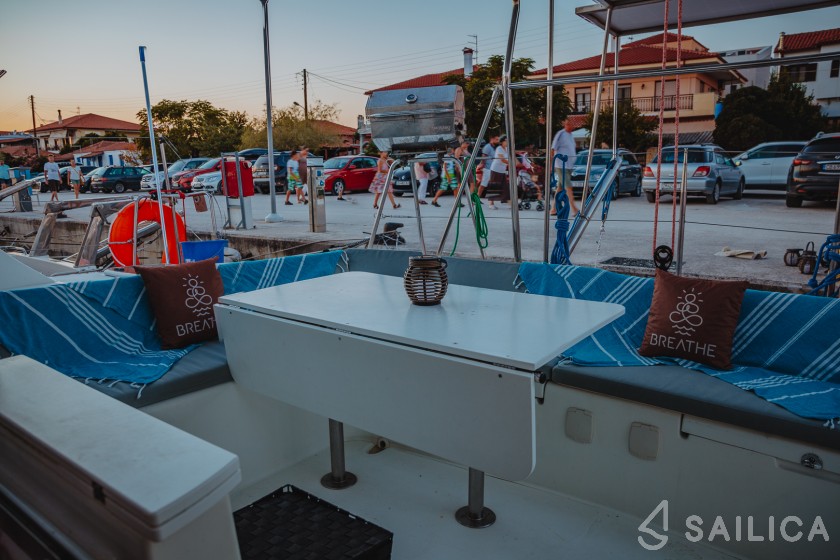 Lagoon 380 - Yacht Charter Sailica